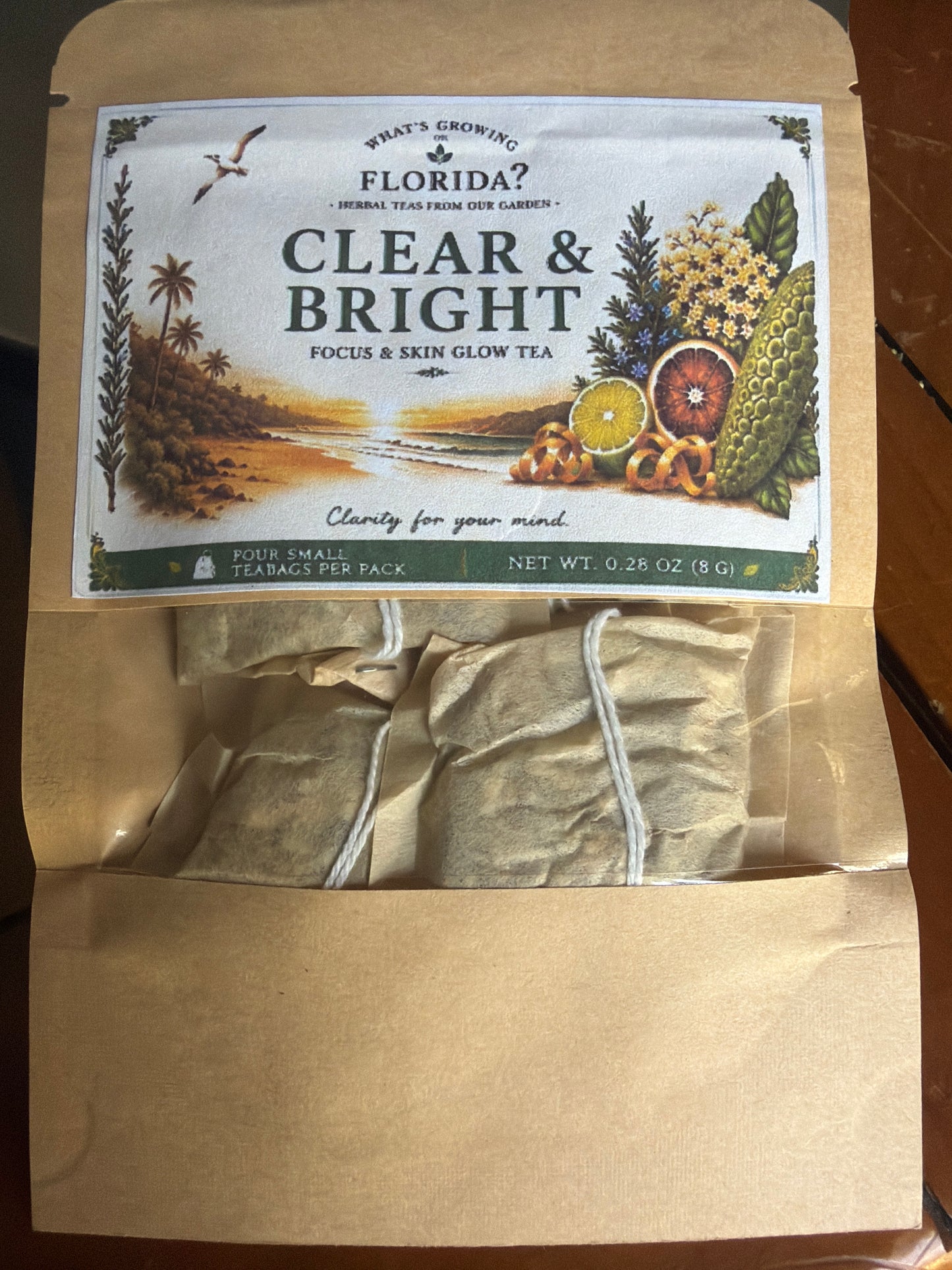 CLEAR & PRESENT
MEMORY + FOCUS TEA